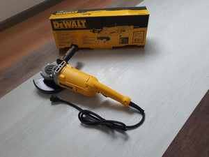 Esmeriladora angular DeWalt DWE497